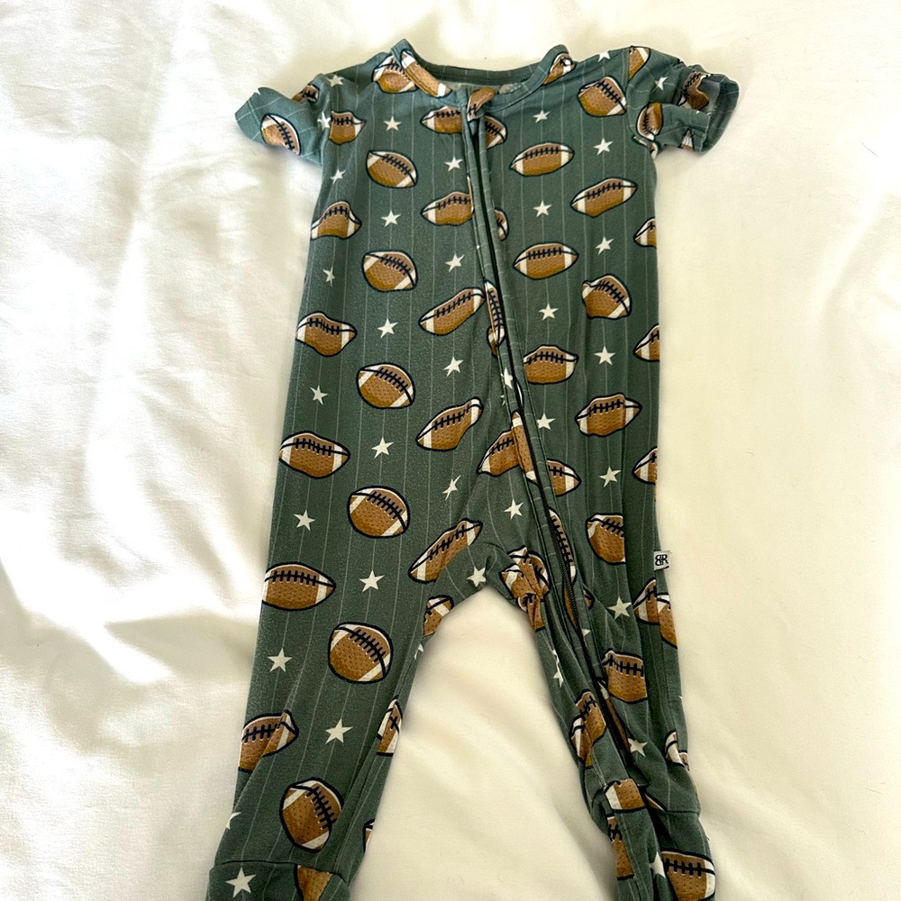 Bums and roses short sleeve zippered bamboo romper 6-9m